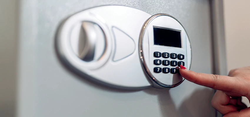 Jewelry Safe Cracking in Alpine, California